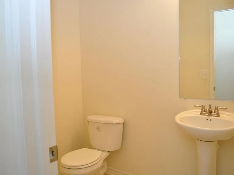 53 Fuller Cir — Photo 10