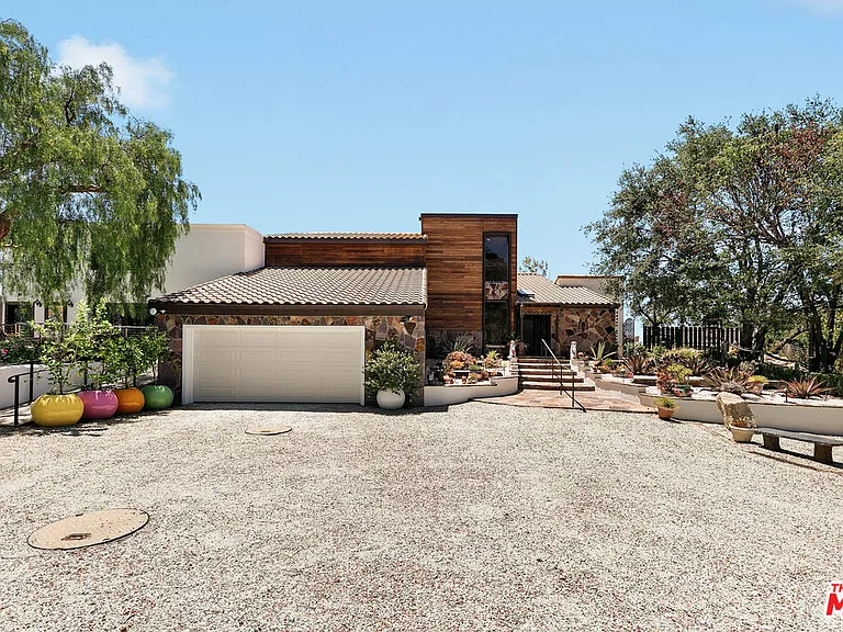 231 Loma Metisse Rd — Photo 9