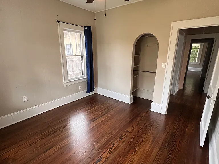 220 Leon Ave — Photo 12