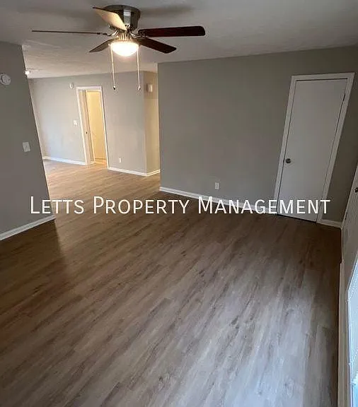947 Belvedere Dr — Photo 2