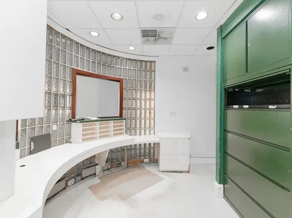 586 Kearny Avenue image 6 of 26