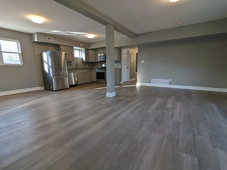 21 Wintemute St #8 — Photo 3
