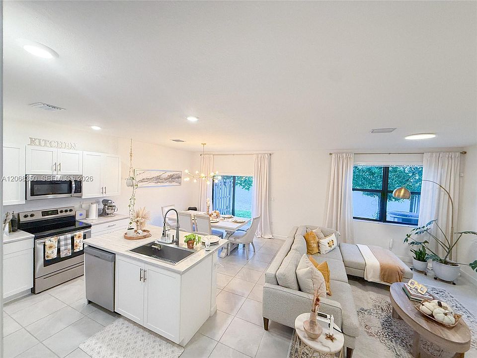 1st image of 10095 SW 231st Ln