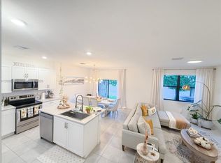 10095 SW 231st Ln, Miami, FL 33190