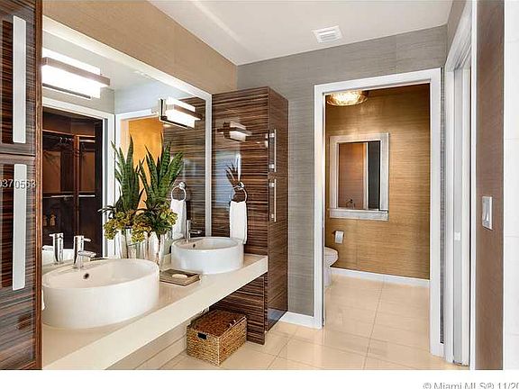 5th image of 2020 N Bayshore Dr APT 3309