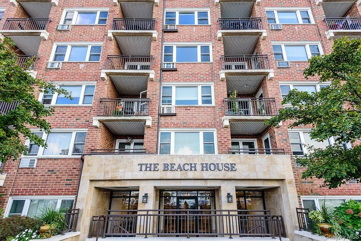 740 E Broadway #3L photo 1