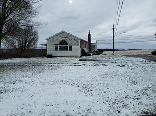 112 Smith St, Ellwood City, PA 16117