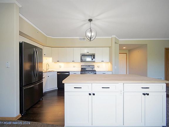 5th image of 312 Swan Dr #3