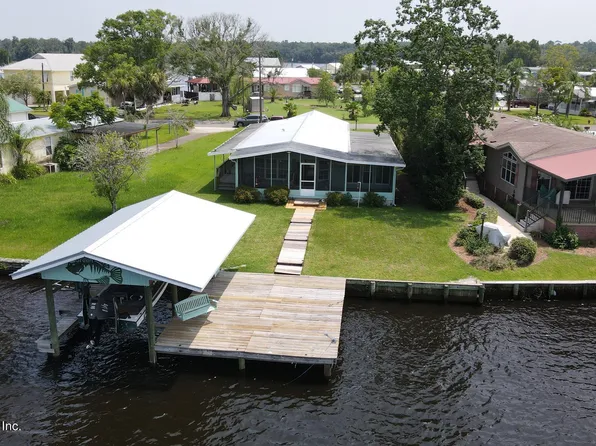 220 SPORTSMAN DRIVE Drive, Welaka, FL 32193