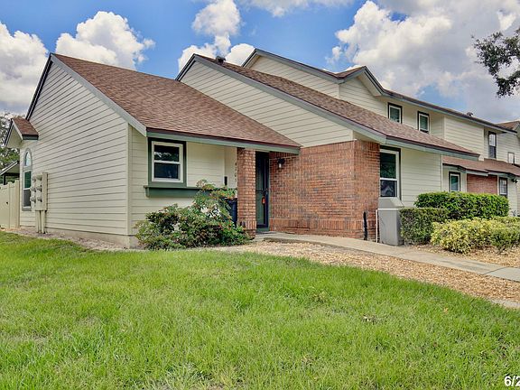 2nd image of 4105 Crossroads Pl
