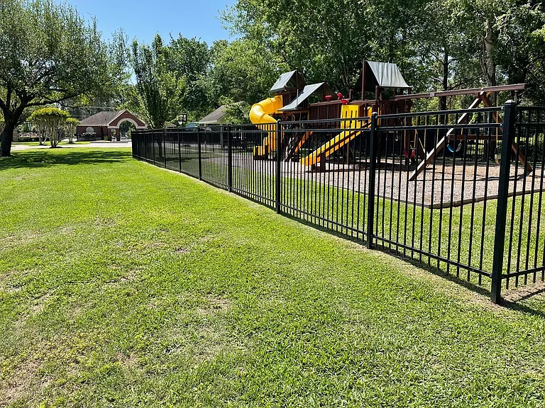 301 Winding Oak Ln S — Photo 38