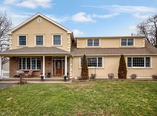 19 Kenneth Ter E, Middletown, NJ 07748