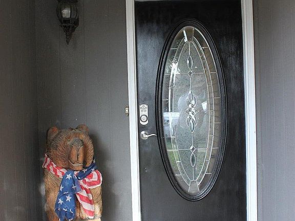 4th image of 8209 Flint Ave