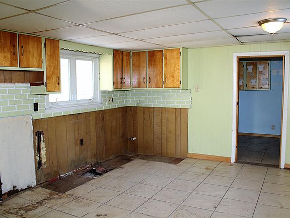 3rd image of 712 State St