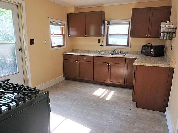 4th image of 601 Marie Ave