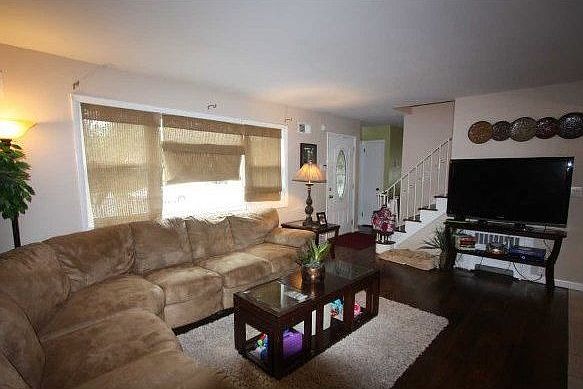 2nd image of 7 Wagstaff Ln