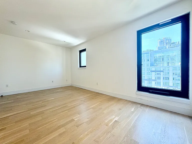 260 Gold St #1015 — Photo 3