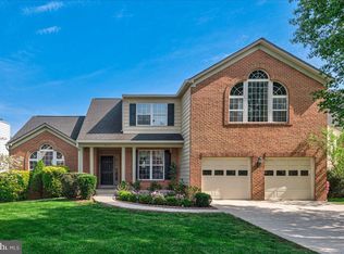 6011 Woodlake Ln, Alexandria, VA 22315