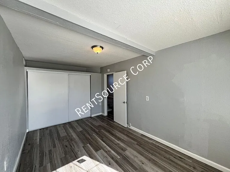 3559 E Avenue R14 — Photo 13