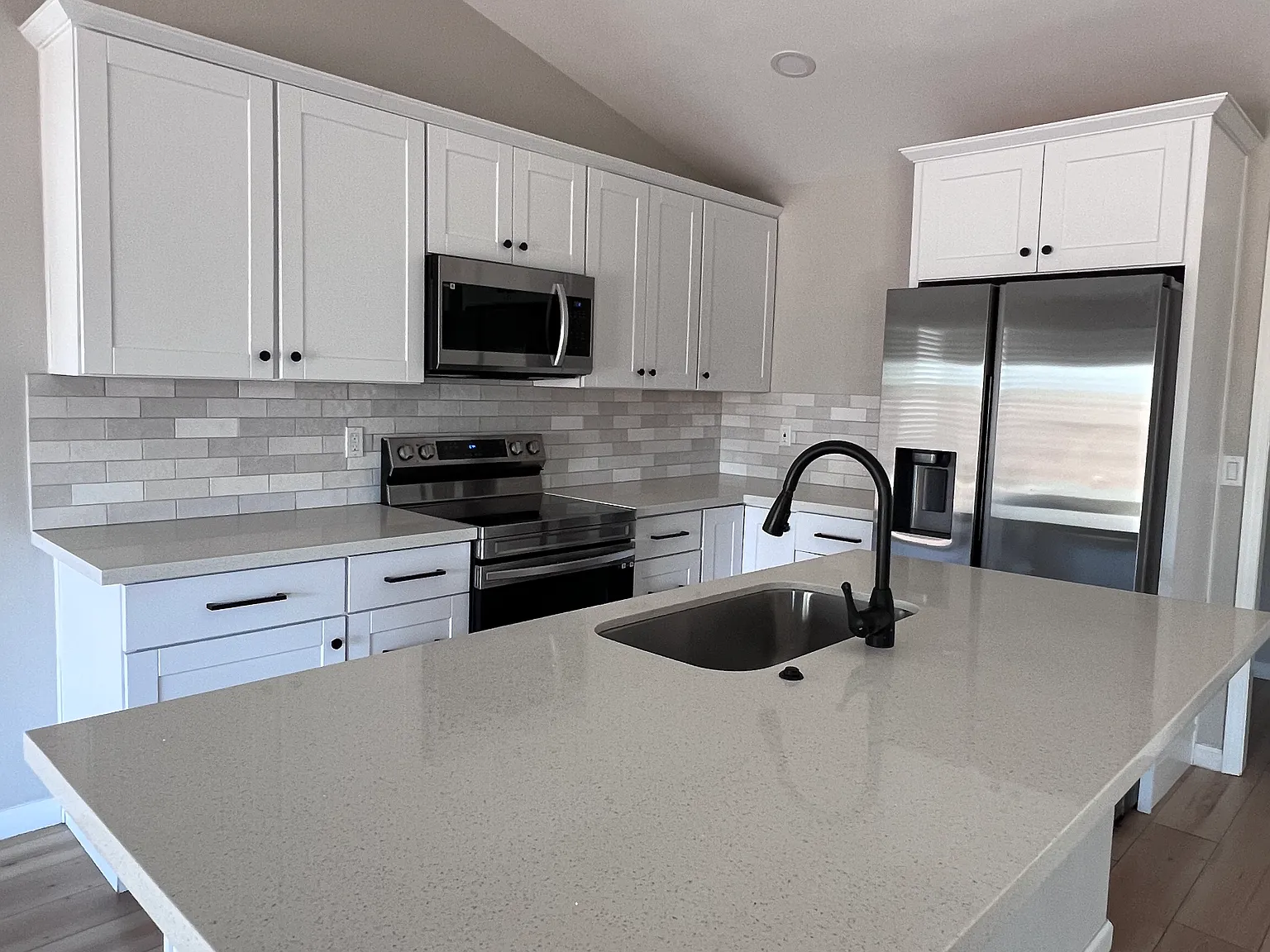 3 bed, 1386 sqft, $2,400 — Photo 4