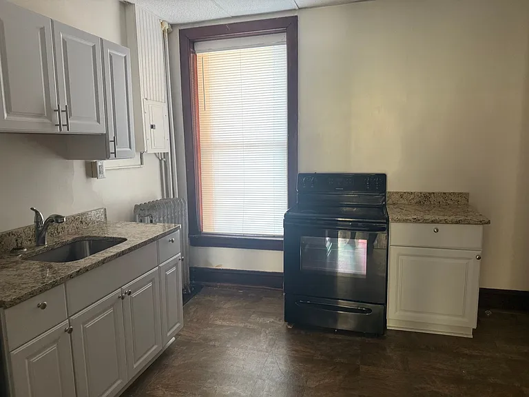 41 E. Franklin Street — Photo 9