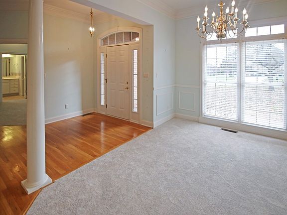 3rd image of 3448 Red Oak Dr