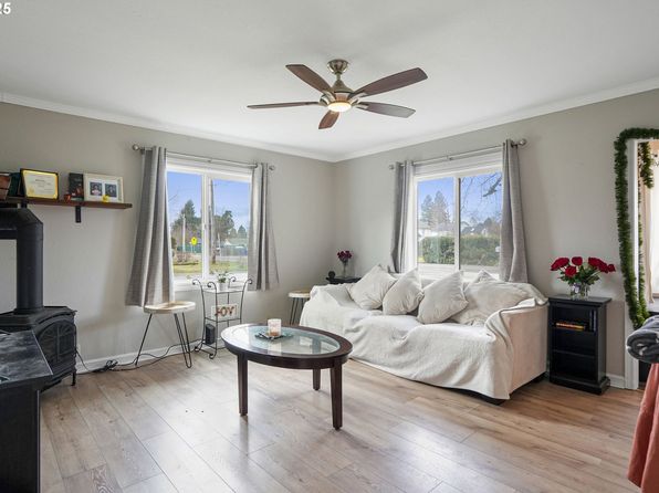 salem-oregon-53017115 picture