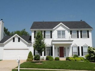 732 Charleston Oaks Dr, Ballwin, MO 63021