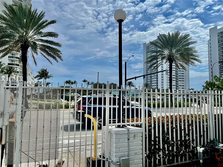 1849 S Ocean Dr #0 — Photo 47