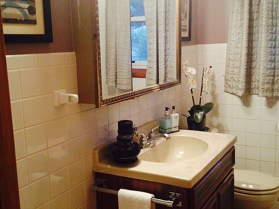 4th image of 11434 N Heights Dr NW