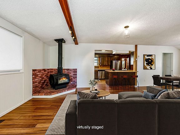 4th image of 173 Helman St