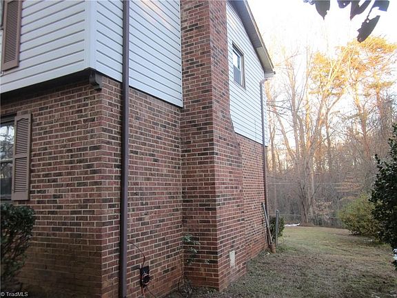 4th image of 1600 Woodridge Ave