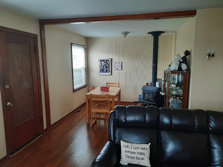 1889 NE Pacific Ave — Photo 10