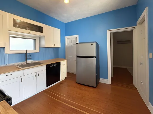 55 Glenwood Rd #1, Somerville, MA 02145