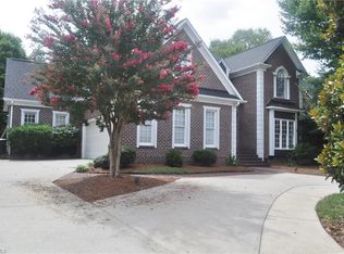 3011 Willow Oak Dr, Greensboro, NC 27408