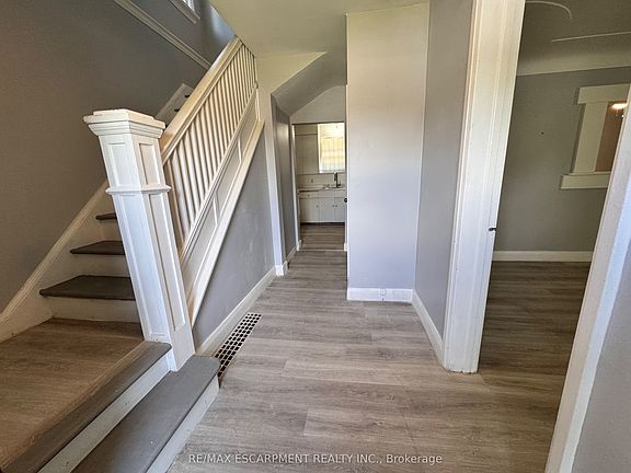 2nd image of 46 Plains Rd E