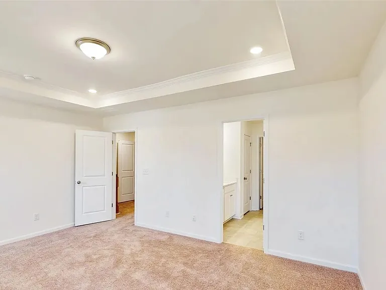 2833 Aubrey St — Photo 12