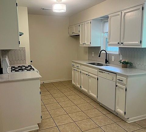 5th image of 713 Harrell Dr