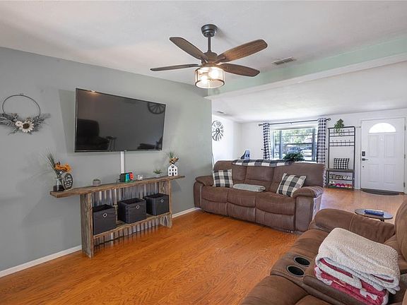 3rd image of 2095 W HARTRIDGE TERRACE