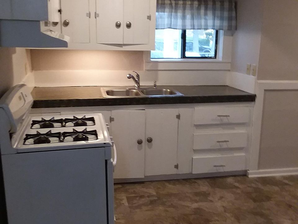 2nd image of 1670 North Rd APT 1