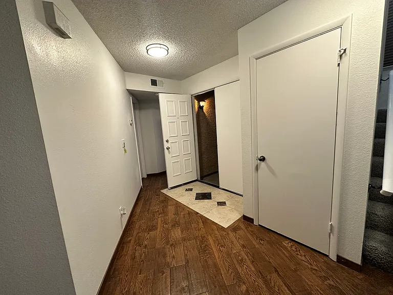 6665 Gatehouse Ln — Photo 8