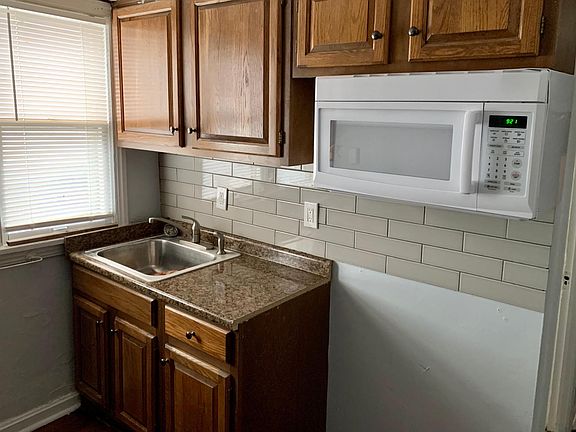 5th image of 3268 E 49th St