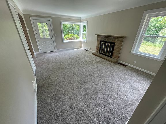 2nd image of 2860 Bird Ave NE
