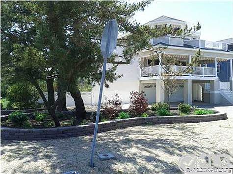 3rd image of 2401 Central Ave