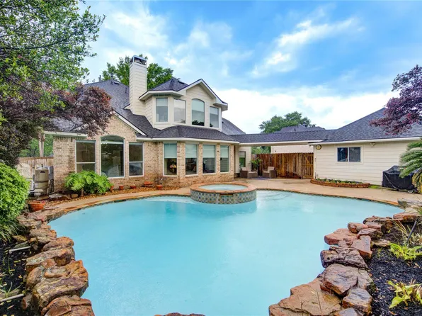 18 Arbor Bend Dr, Houston, TX 77070