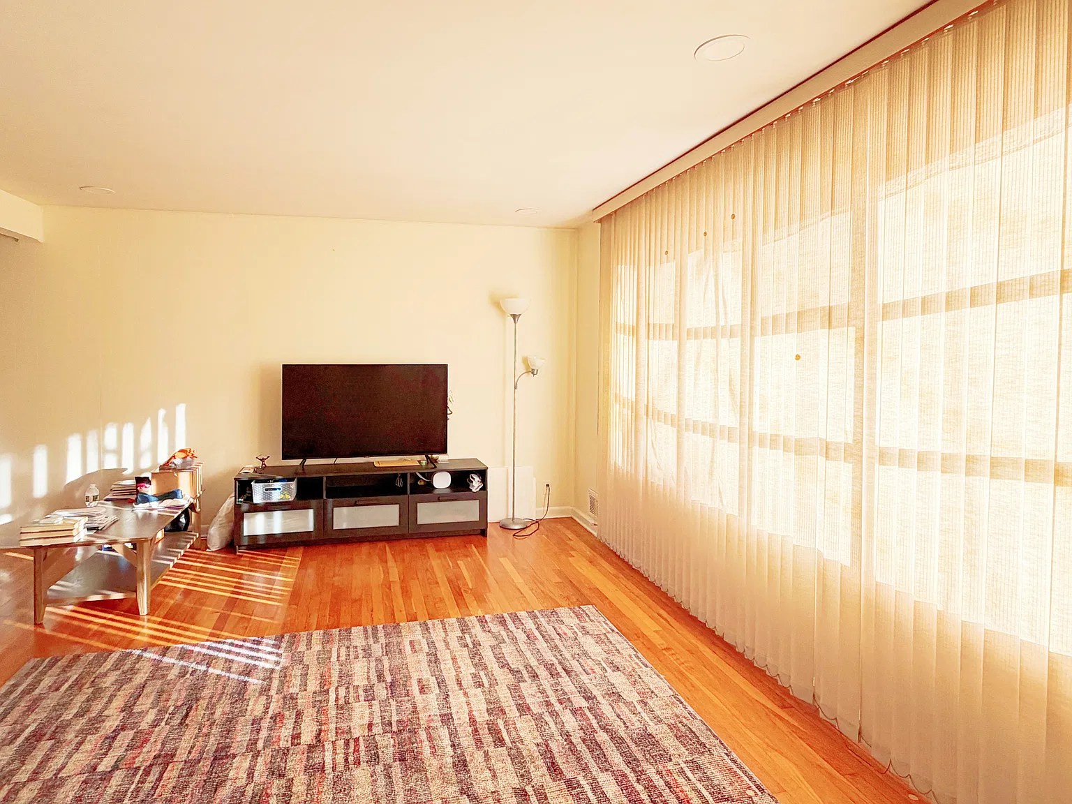 3 bed, 1560 sqft, $4,100 — Photo 2