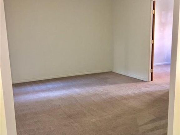5th image of 3153 34th St APT 1A