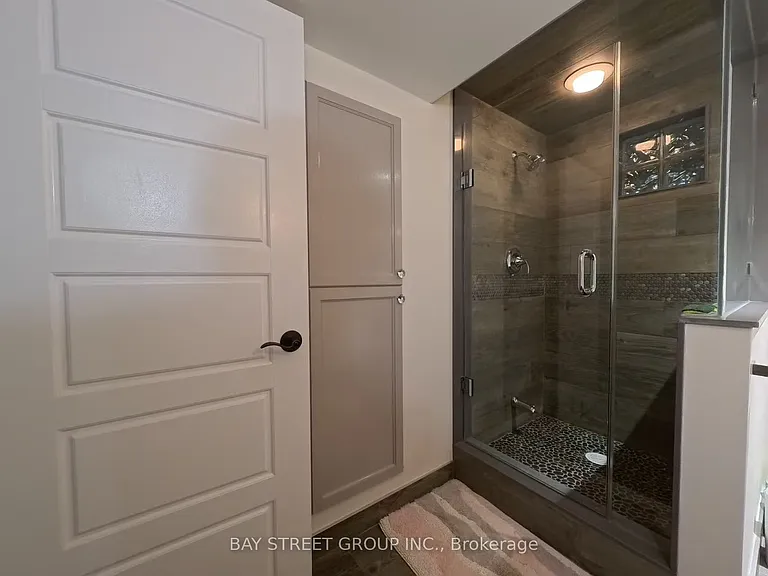 402 Osiris Dr — Photo 36