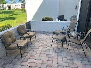3 bed, 2.0 bath, 1453 sqft, $4,200 — Photo 3