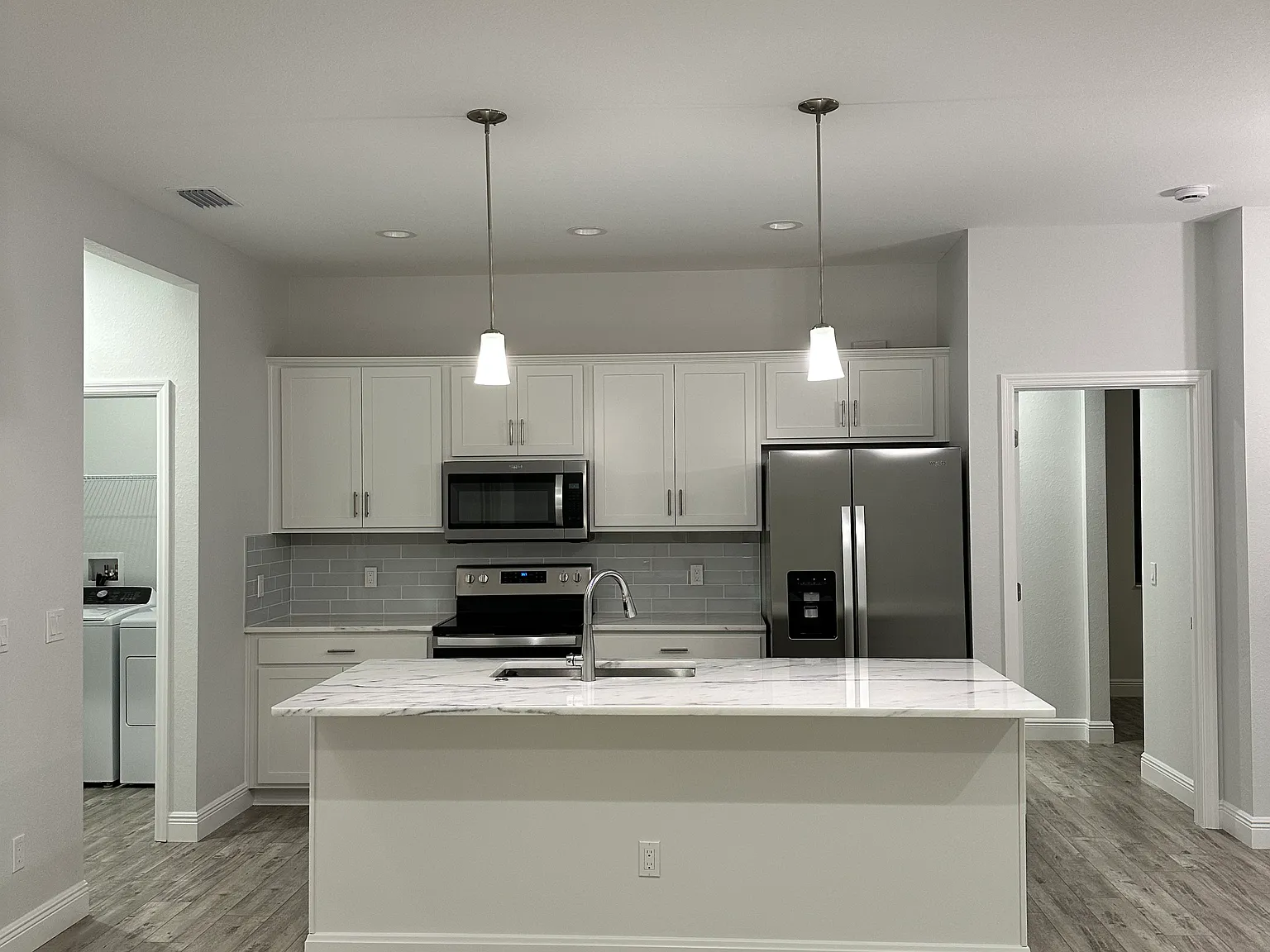 3 bed, 1683 sqft, $2,395 — Photo 3